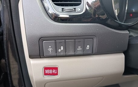 KIA Carnival III, 2018 год, 2 600 000 рублей, 8 фотография