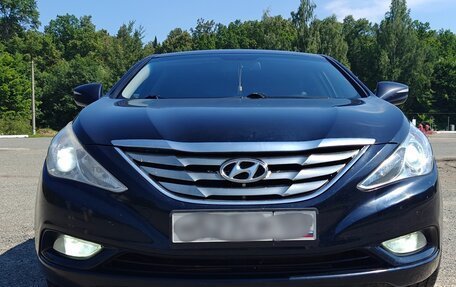 Hyundai Sonata VI, 2011 год, 900 000 рублей, 2 фотография