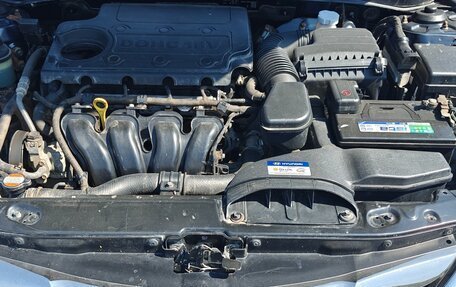 Hyundai Sonata VI, 2011 год, 900 000 рублей, 12 фотография