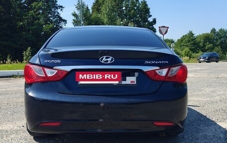 Hyundai Sonata VI, 2011 год, 900 000 рублей, 5 фотография