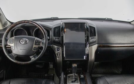 Toyota Land Cruiser 200, 2011 год, 2 750 000 рублей, 12 фотография