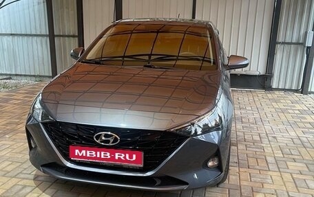 Hyundai Solaris II рестайлинг, 2021 год, 1 500 000 рублей, 1 фотография
