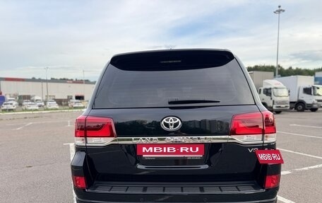 Toyota Land Cruiser 200, 2018 год, 6 600 000 рублей, 9 фотография