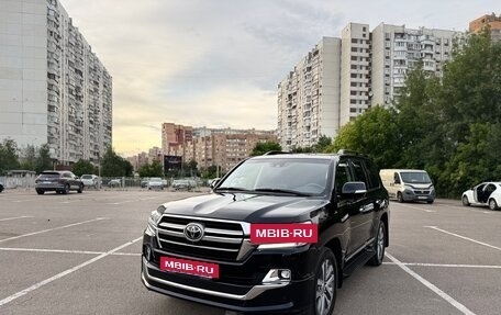 Toyota Land Cruiser 200, 2018 год, 6 600 000 рублей, 10 фотография