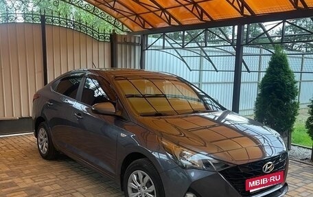 Hyundai Solaris II рестайлинг, 2021 год, 1 500 000 рублей, 4 фотография