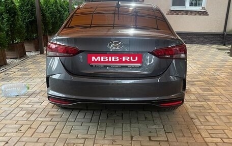 Hyundai Solaris II рестайлинг, 2021 год, 1 500 000 рублей, 2 фотография