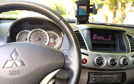 Mitsubishi L200 IV рестайлинг, 2012 год, 1 250 000 рублей, 10 фотография