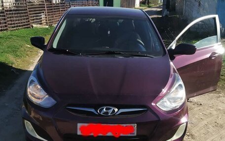 Hyundai Solaris II рестайлинг, 2011 год, 600 000 рублей, 6 фотография