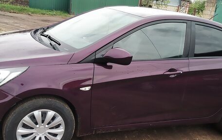 Hyundai Solaris II рестайлинг, 2011 год, 600 000 рублей, 4 фотография