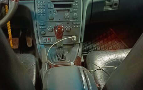 Volvo S80 II рестайлинг 2, 2001 год, 530 000 рублей, 17 фотография
