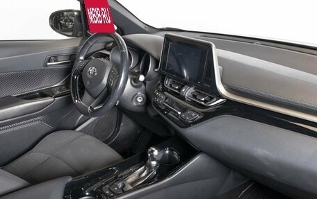 Toyota C-HR I рестайлинг, 2018 год, 2 525 500 рублей, 4 фотография