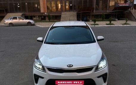 KIA Rio IV, 2017 год, 1 100 000 рублей, 3 фотография