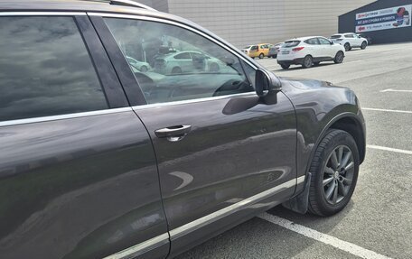 Volkswagen Touareg III, 2011 год, 1 850 000 рублей, 8 фотография
