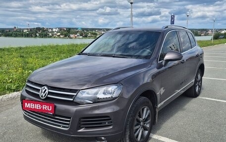 Volkswagen Touareg III, 2011 год, 1 850 000 рублей, 4 фотография