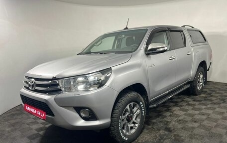 Toyota Hilux VIII, 2017 год, 3 300 000 рублей, 1 фотография