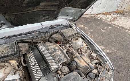 BMW 5 серия, 1998 год, 550 000 рублей, 16 фотография