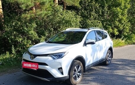 Toyota RAV4, 2019 год, 2 780 000 рублей, 2 фотография