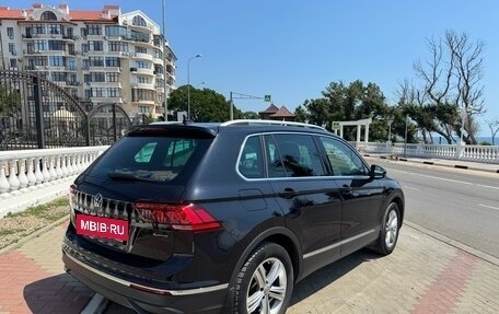 Volkswagen Tiguan II, 2021 год, 2 440 000 рублей, 3 фотография