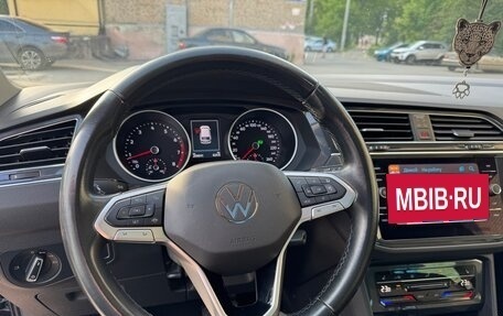 Volkswagen Tiguan II, 2021 год, 2 440 000 рублей, 12 фотография