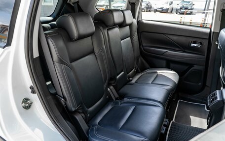 Mitsubishi Outlander III рестайлинг 3, 2020 год, 2 888 000 рублей, 7 фотография
