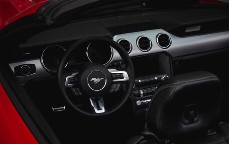 Ford Mustang VI рестайлинг, 2017 год, 2 750 000 рублей, 18 фотография
