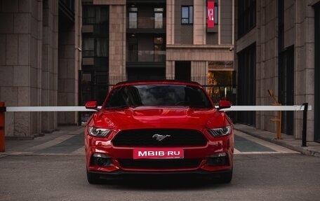Ford Mustang VI рестайлинг, 2017 год, 2 750 000 рублей, 3 фотография