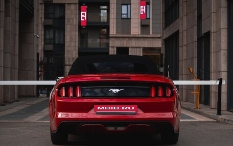 Ford Mustang VI рестайлинг, 2017 год, 2 750 000 рублей, 9 фотография