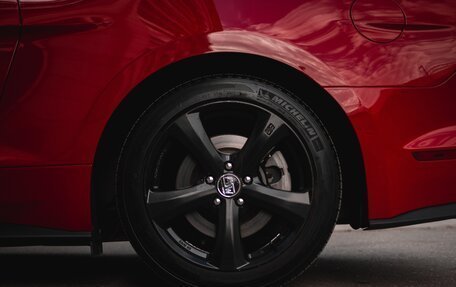 Ford Mustang VI рестайлинг, 2017 год, 2 750 000 рублей, 23 фотография