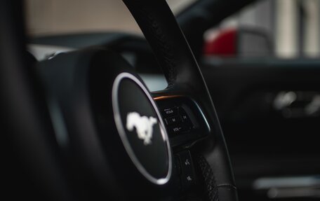 Ford Mustang VI рестайлинг, 2017 год, 2 750 000 рублей, 40 фотография