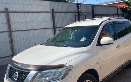 Nissan Pathfinder, 2015 год, 1 850 000 рублей, 7 фотография