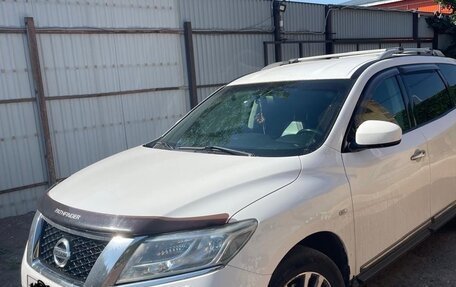 Nissan Pathfinder, 2015 год, 1 850 000 рублей, 4 фотография
