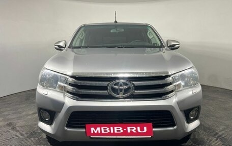 Toyota Hilux VIII, 2017 год, 3 300 000 рублей, 2 фотография
