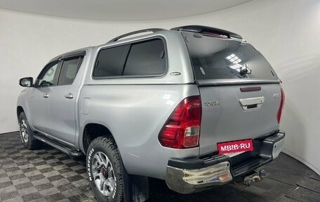 Toyota Hilux VIII, 2017 год, 3 300 000 рублей, 6 фотография
