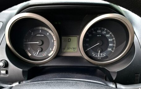 Toyota Land Cruiser Prado 150 рестайлинг 2, 2012 год, 2 500 000 рублей, 10 фотография