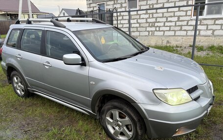 Mitsubishi Outlander III рестайлинг 3, 2006 год, 500 000 рублей, 4 фотография