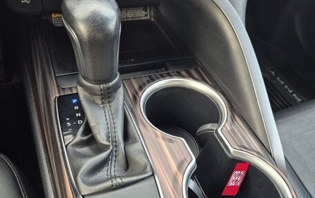 Toyota Camry, 2019 год, 2 650 000 рублей, 12 фотография