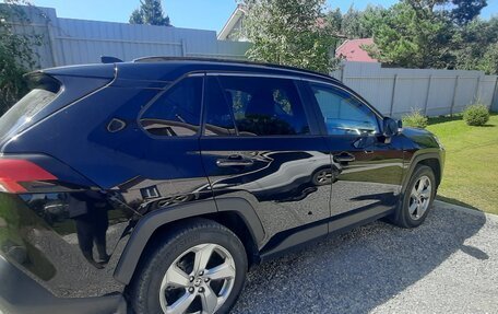 Toyota RAV4, 2021 год, 3 650 000 рублей, 5 фотография