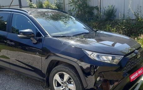 Toyota RAV4, 2021 год, 3 650 000 рублей, 3 фотография