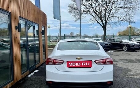 Chevrolet Malibu IX, 2021 год, 2 000 000 рублей, 2 фотография