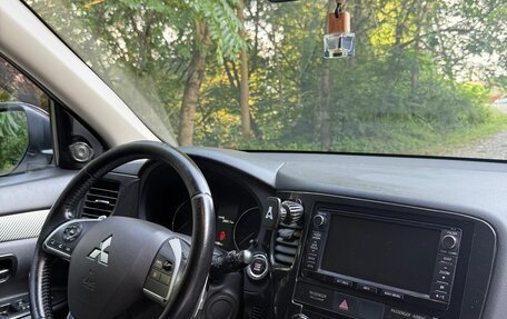 Mitsubishi Outlander III рестайлинг 3, 2012 год, 1 700 000 рублей, 11 фотография