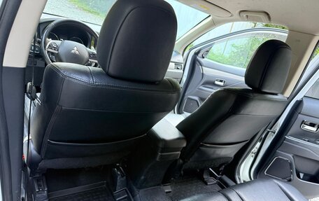 Mitsubishi Outlander III рестайлинг 3, 2012 год, 1 700 000 рублей, 5 фотография
