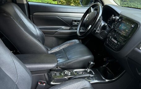 Mitsubishi Outlander III рестайлинг 3, 2012 год, 1 700 000 рублей, 2 фотография