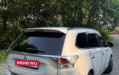 Mitsubishi Outlander III рестайлинг 3, 2012 год, 1 700 000 рублей, 12 фотография