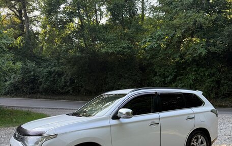 Mitsubishi Outlander III рестайлинг 3, 2012 год, 1 700 000 рублей, 14 фотография