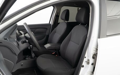 Renault Logan II, 2016 год, 779 090 рублей, 10 фотография