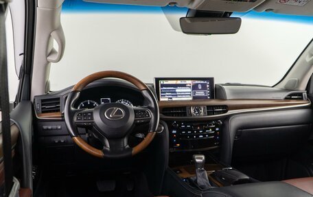 Lexus LX III, 2016 год, 7 775 050 рублей, 6 фотография