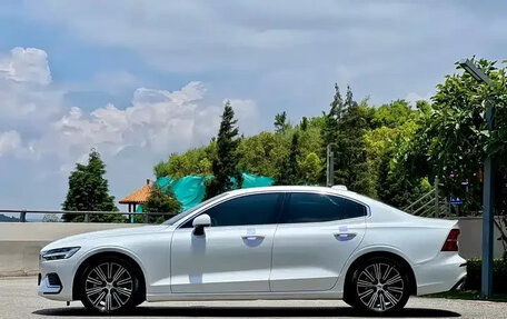 Volvo S60 III, 2022 год, 2 310 000 рублей, 9 фотография