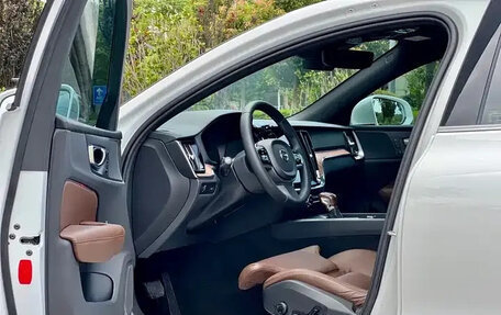 Volvo S60 III, 2022 год, 2 310 000 рублей, 14 фотография