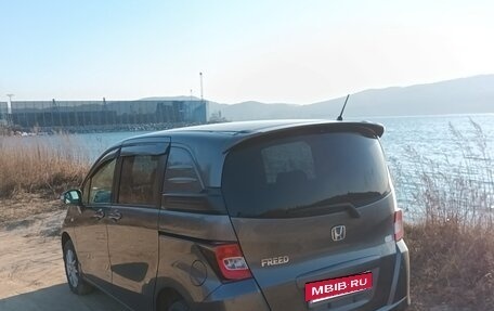 Honda Freed I, 2011 год, 830 000 рублей, 4 фотография