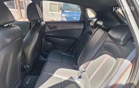 Hyundai Kona I, 2022 год, 1 600 000 рублей, 12 фотография